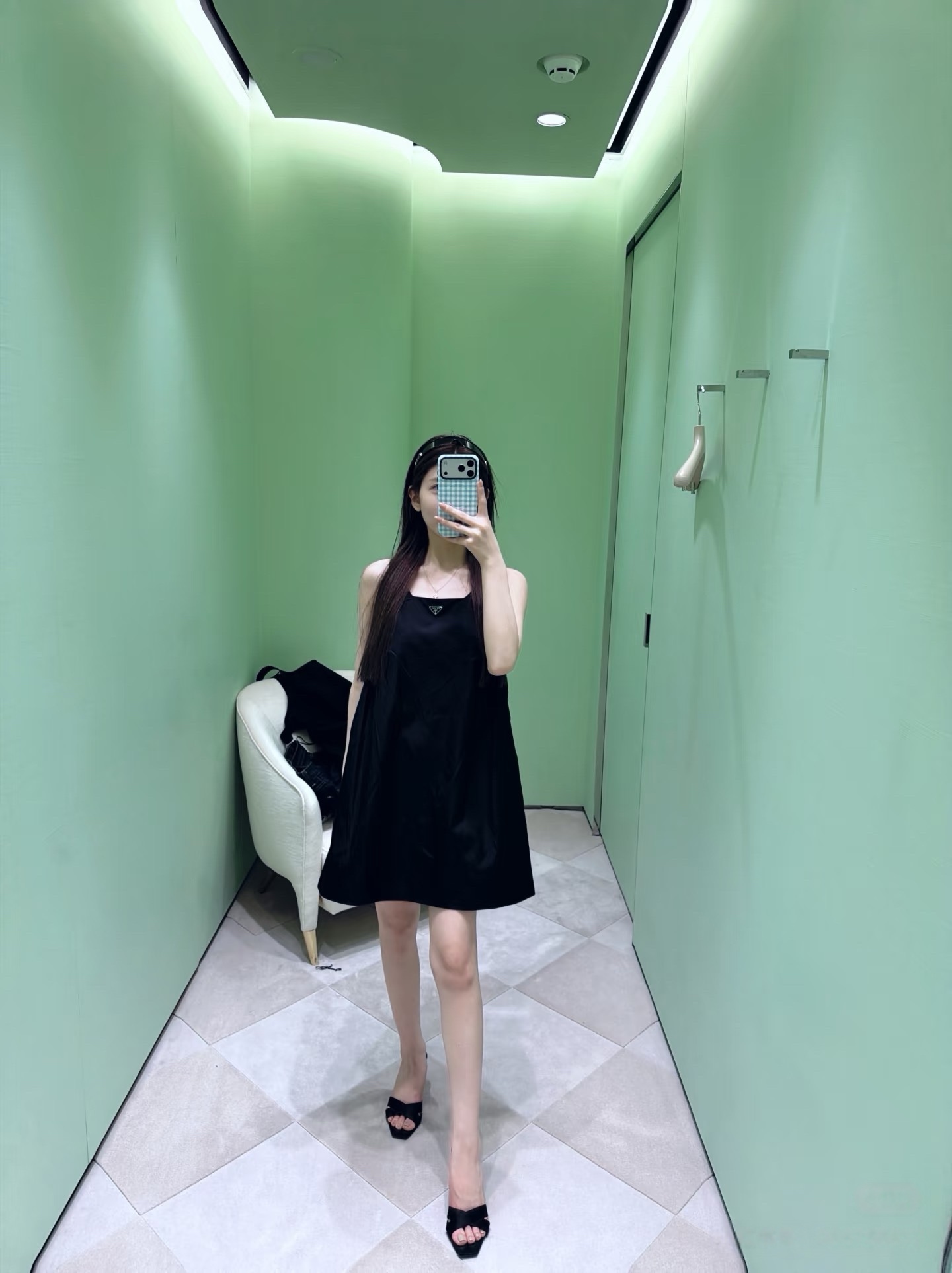 77c48be0c7b4ab6669f7b91bfc962018_1782954743_0988.jpg
