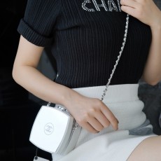 샤넬 미러이펙트체인클러치