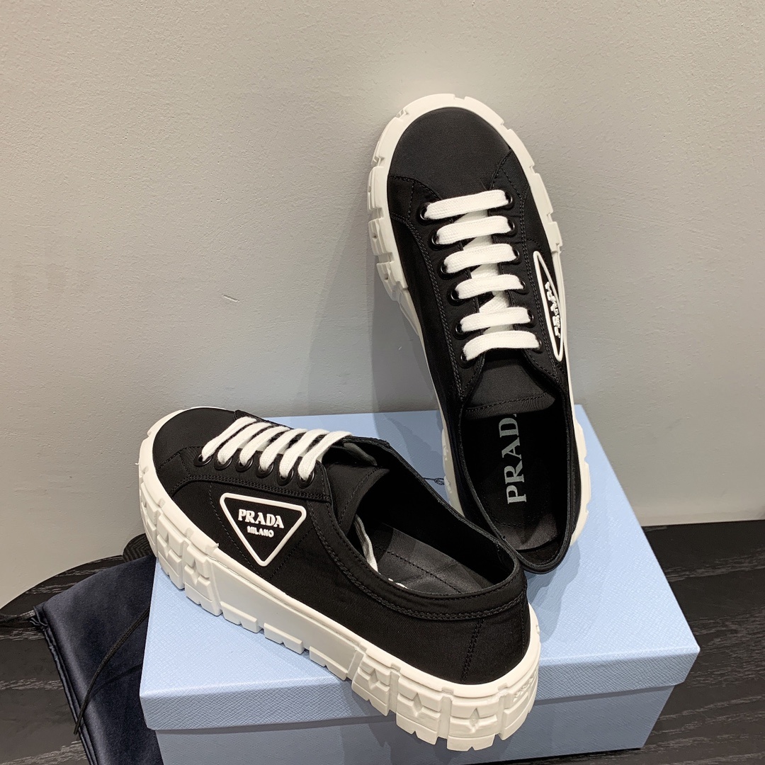 프라다 스니커즈