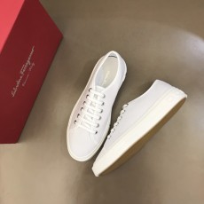 페라가모 스니커즈