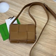보테가베네타 미니카세트백