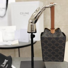 셀린느 트리오페스트랩박스백