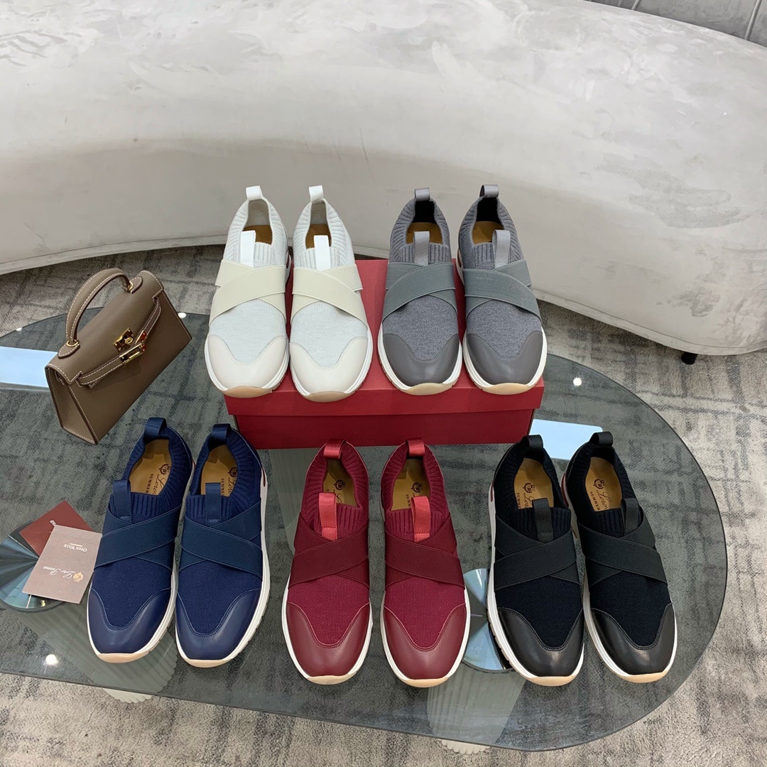 로로피아나 스니커즈