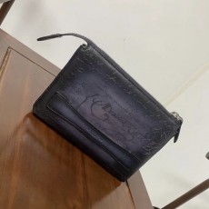 벨루티 클러치