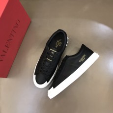 발렌티노 스니커즈
