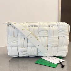 보테가베네타 카세트숄더백