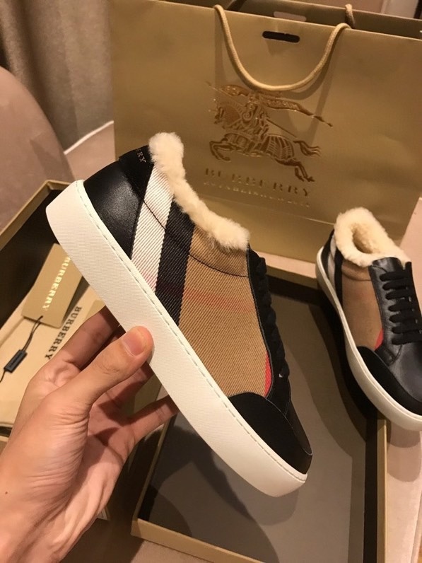 버버리 스니커즈