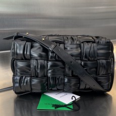 보테가베네타 브릭카세트백