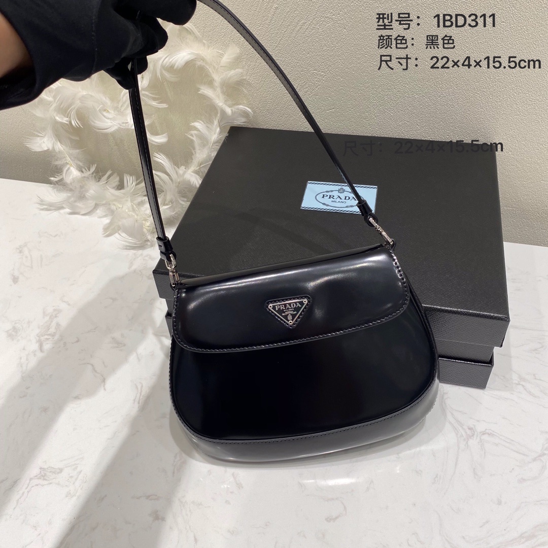 프라다 클레오브러시드플랩백