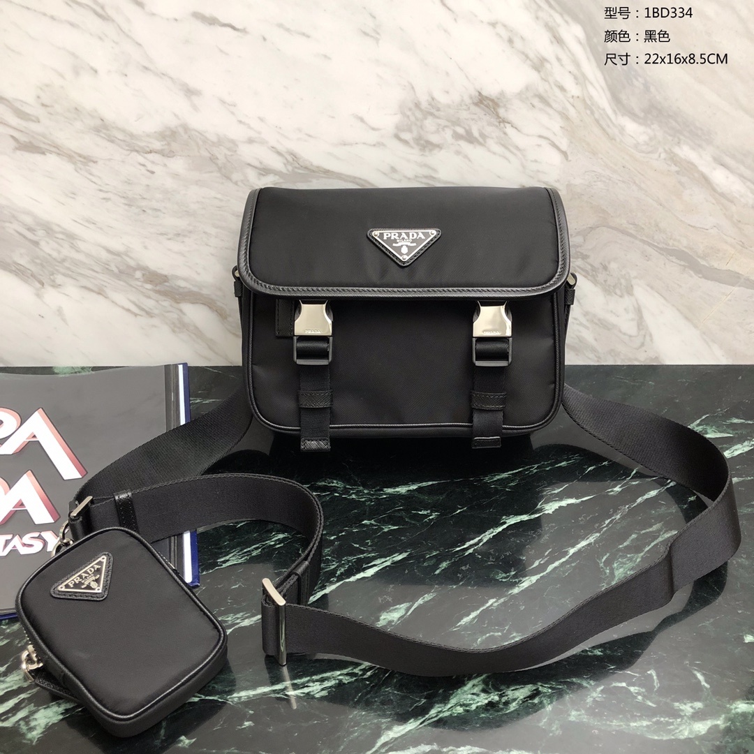 프라다 리나일론숄더백