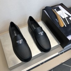프라다 로퍼