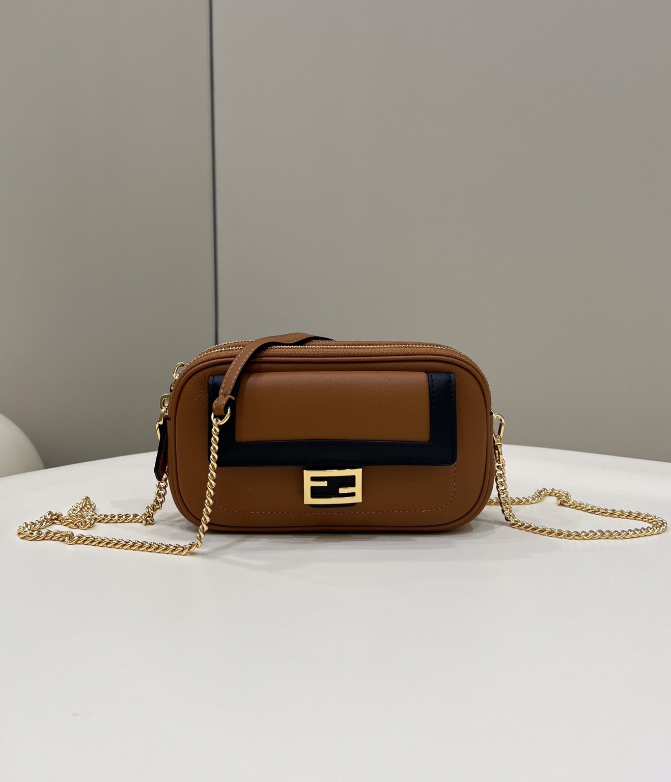 펜디 이지피카부백