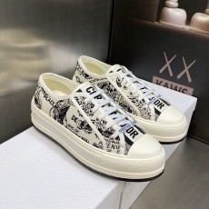 디올 스니커즈