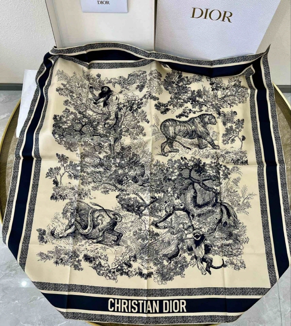 디올 스카프