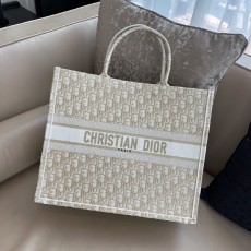 디올 북토트라지백