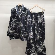 디올 잠옷