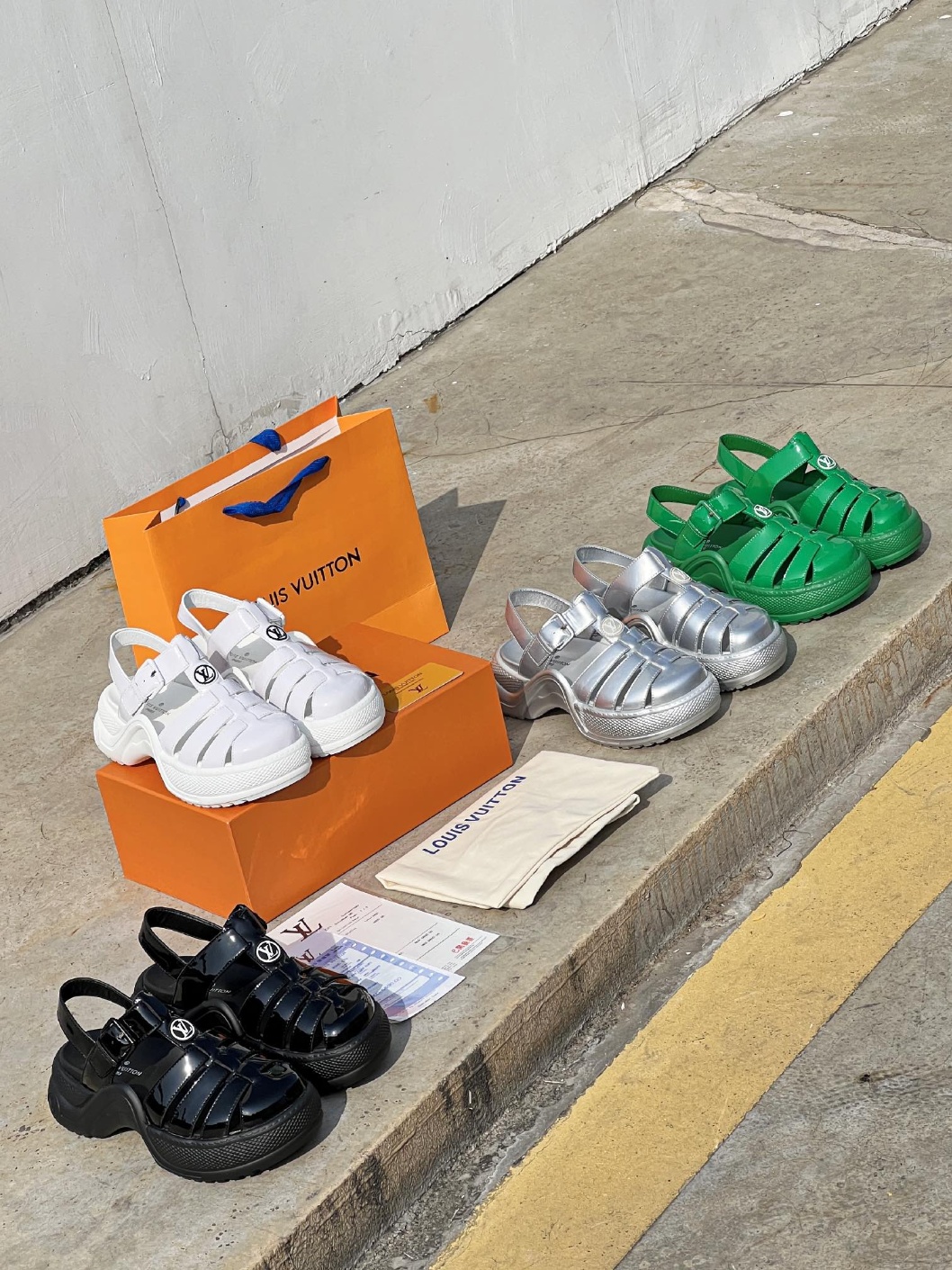 루이비통 샌들