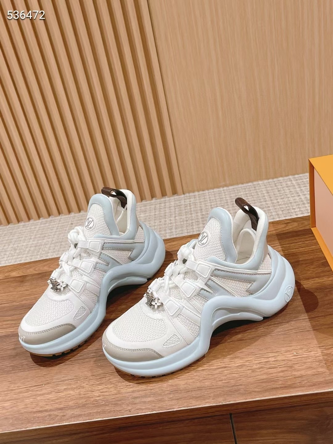 루이비통 스니커즈