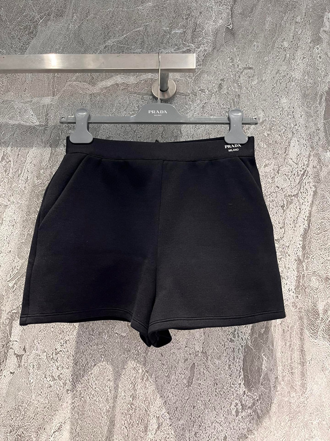 프라다 반바지