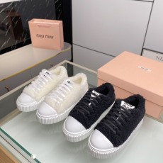 미우미우 스니커즈