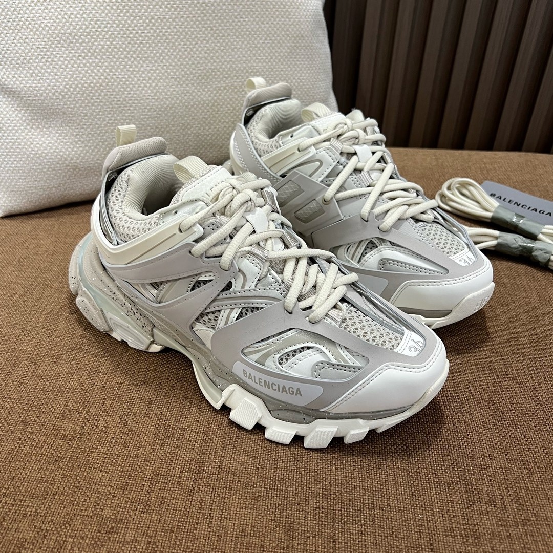 발렌시아가 스니커즈