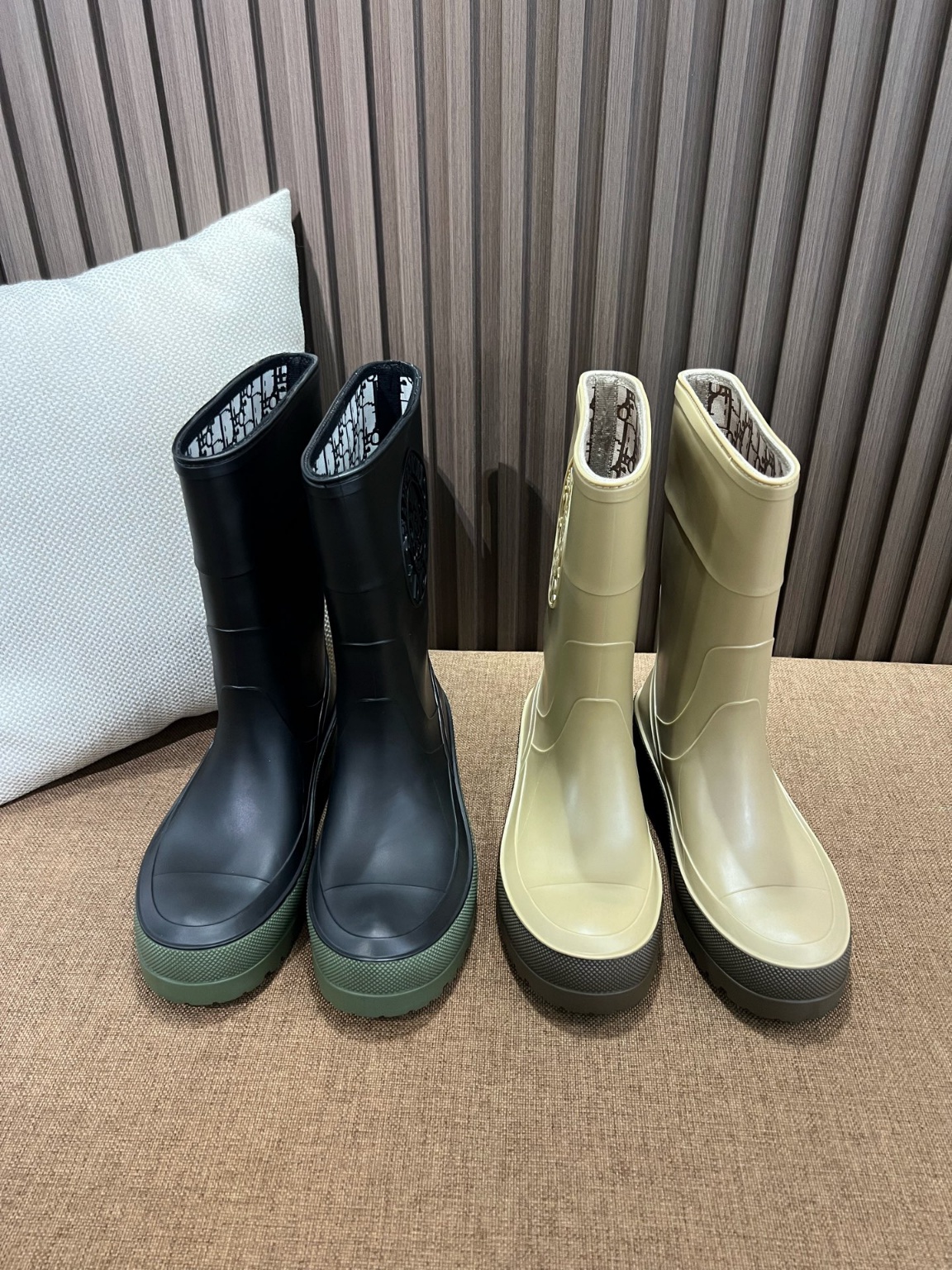 디올 레인부츠