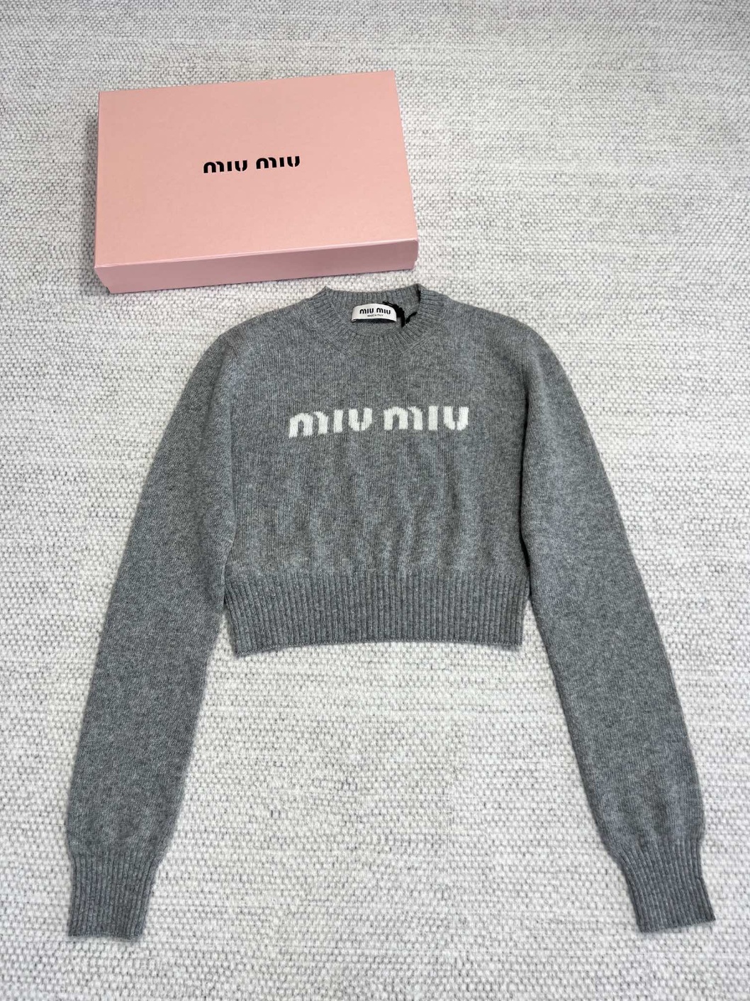 미우미우 니트
