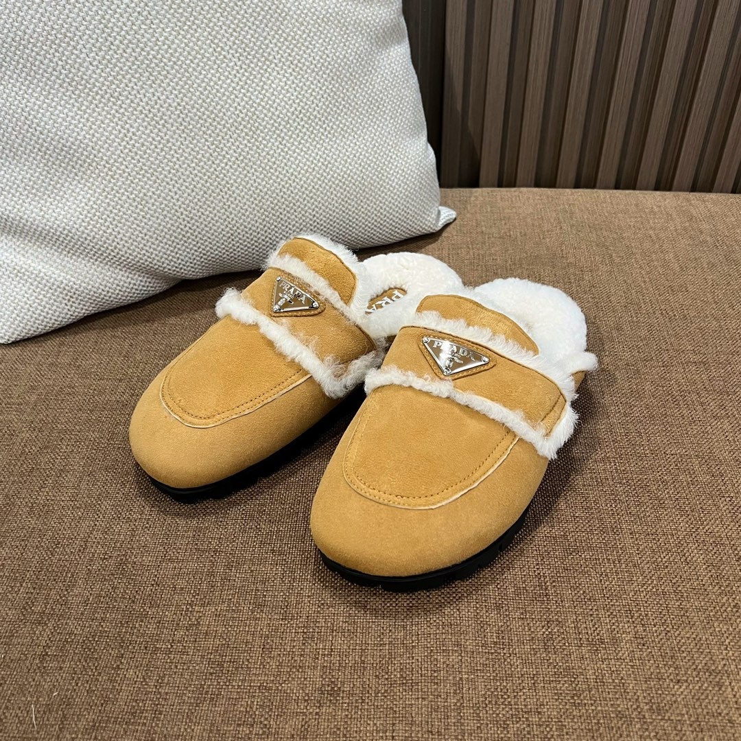 프라다 뮬블로퍼