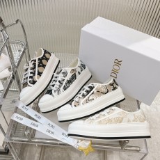 디올 스니커즈
