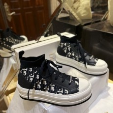 디올 스니커즈
