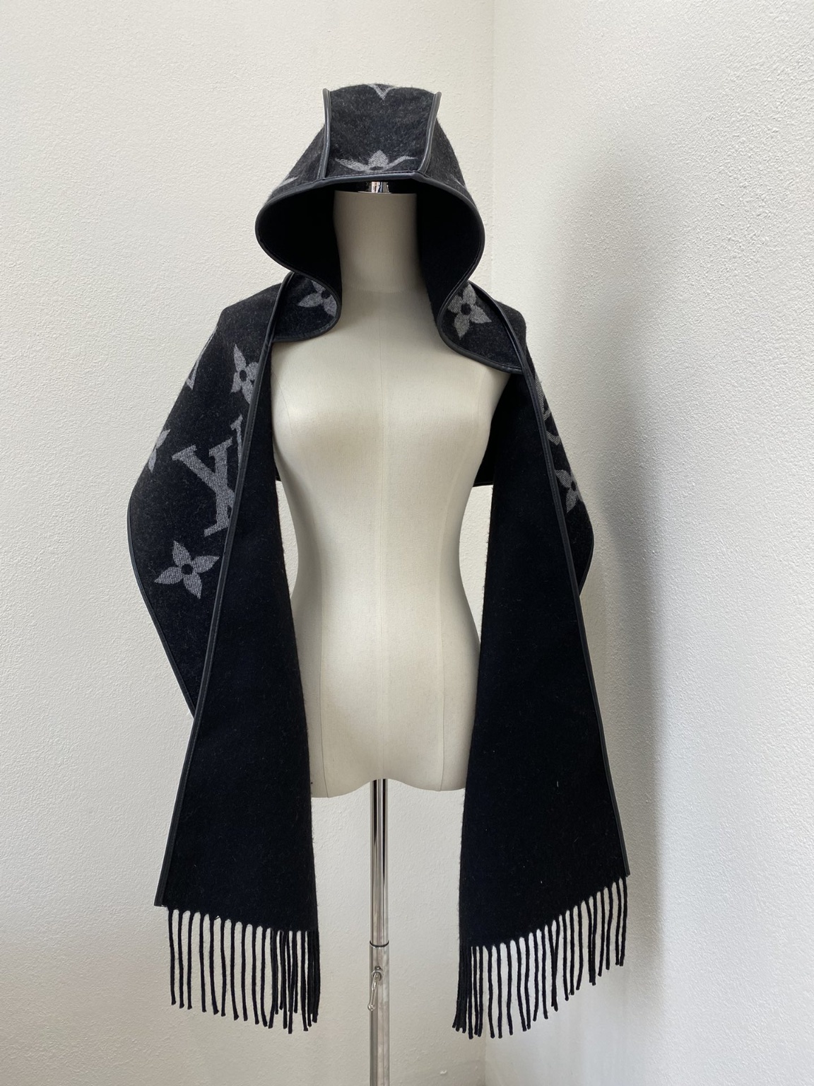 루이비통 후드머플러