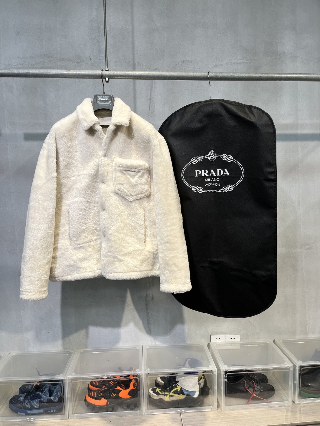 프라다 양모자켓