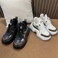 루이비통 스니커즈