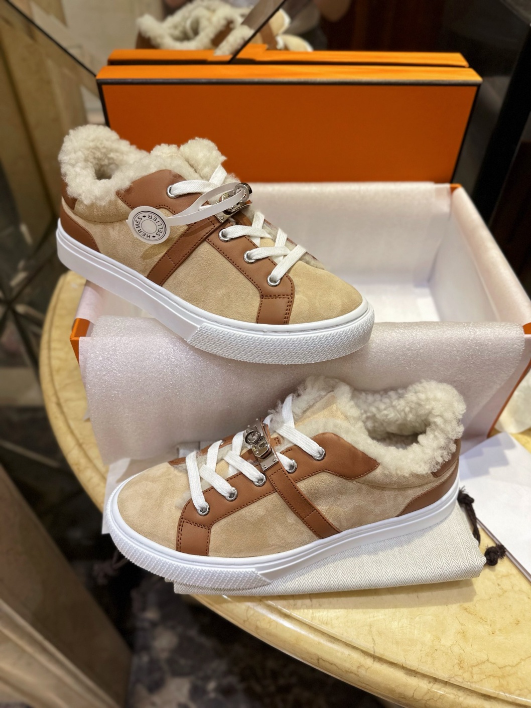 에르메스 스니커즈