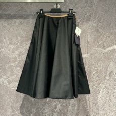 프라다 치마