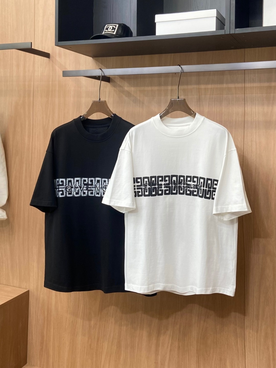 지방시 반팔티