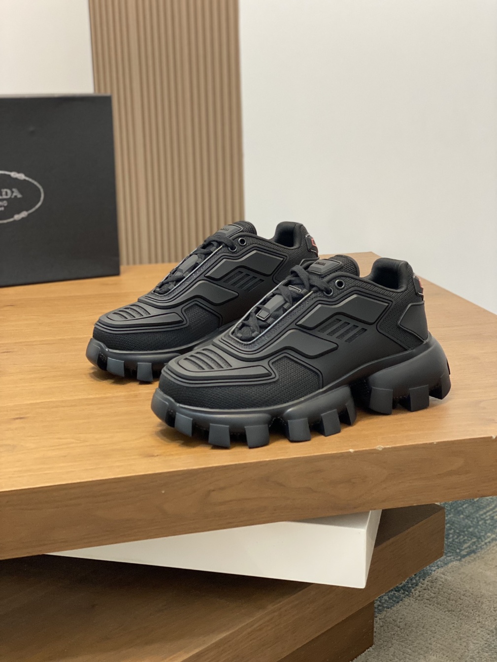 프라다 스니커즈