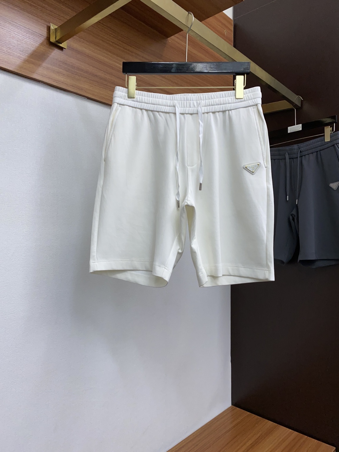 프라다 반바지