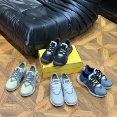 펜디 스니커즈