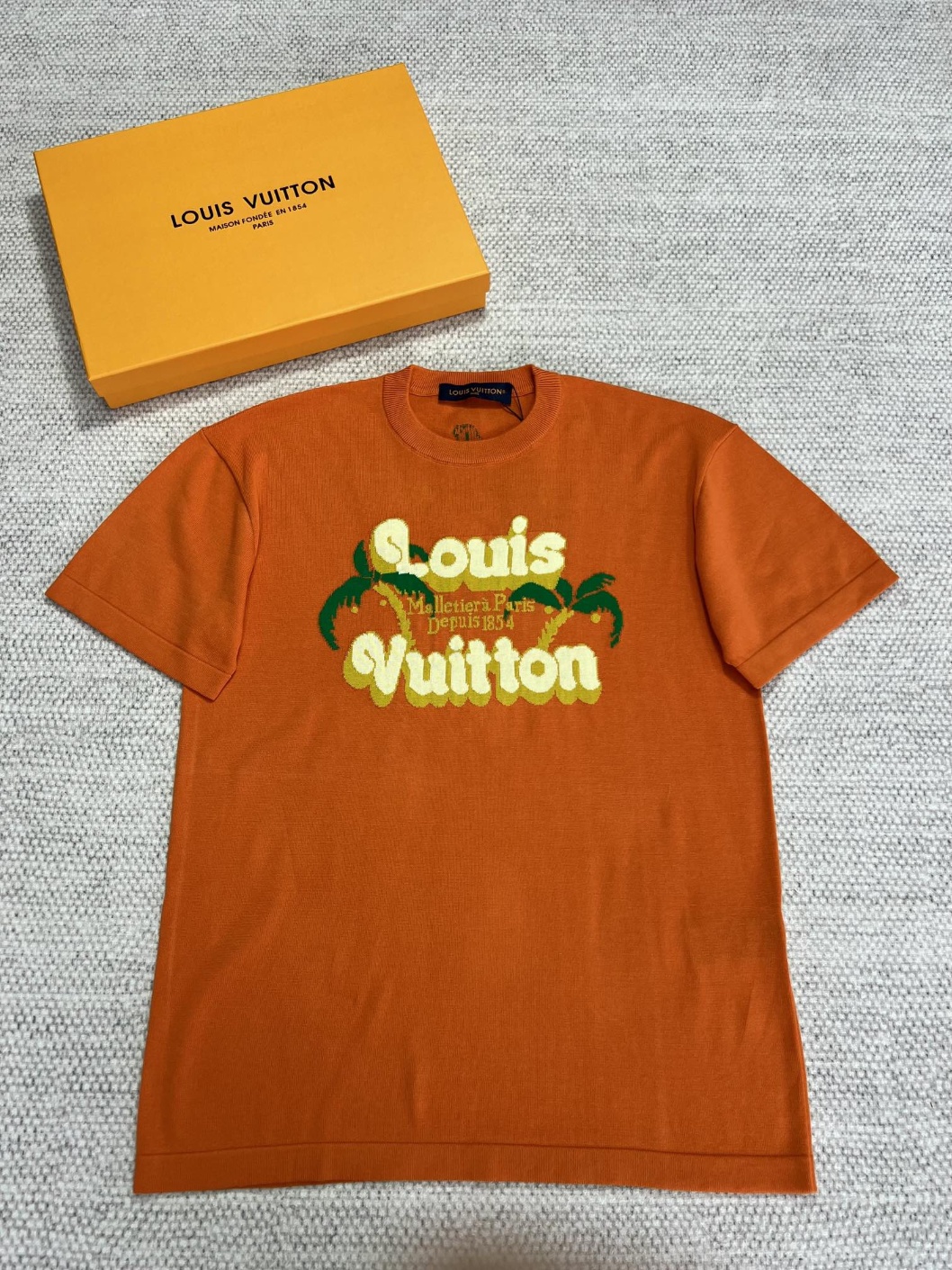 루이비통 반팔니트