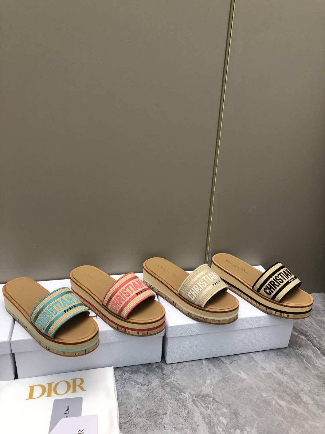 디올 슬리퍼