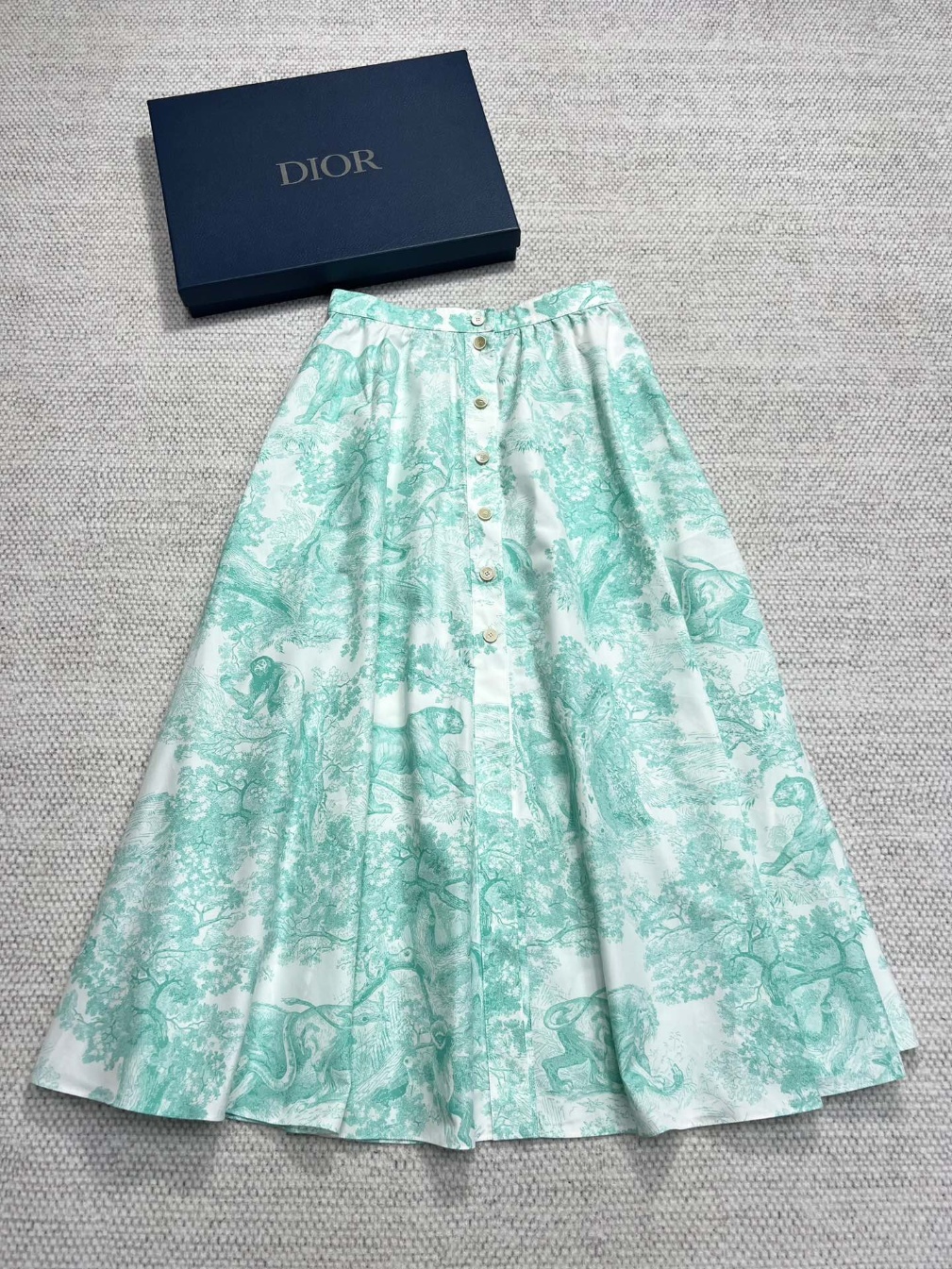 디올 치마