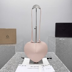 알라이아 하트퀴르크로스백