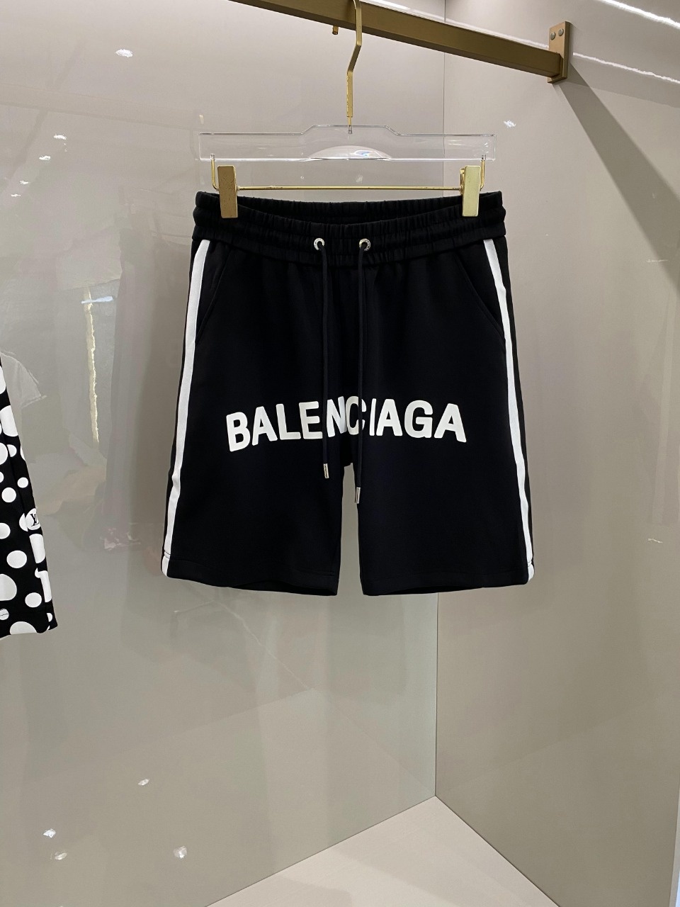 발렌시아가 반바지