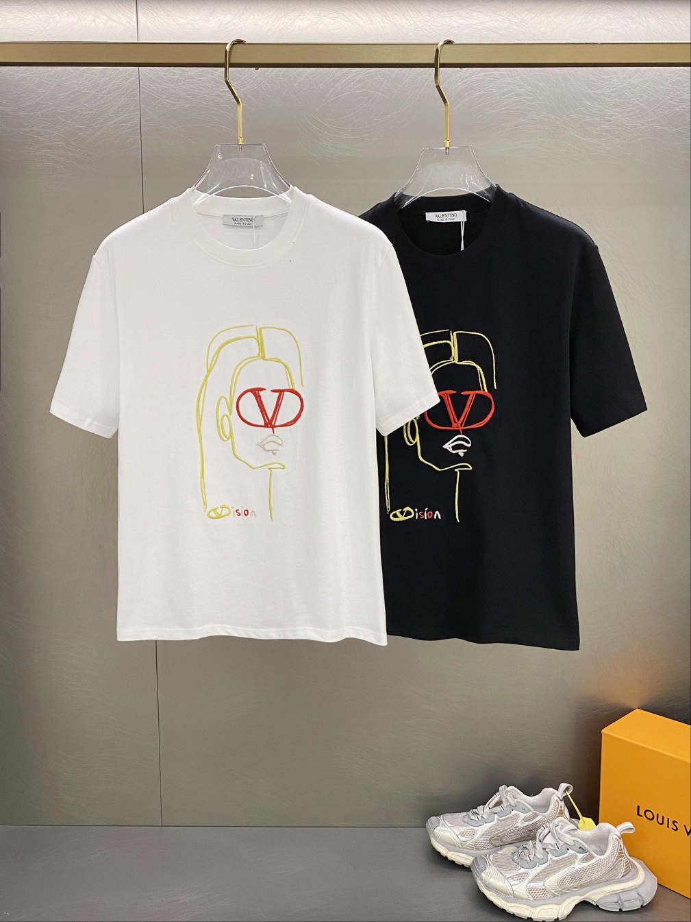 발렌티노 반팔티