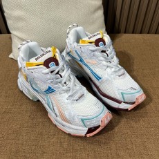 발렌시아가 스니커즈