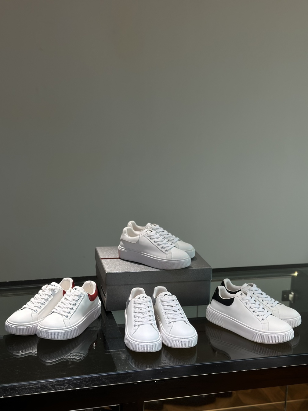 프라다 스니커즈