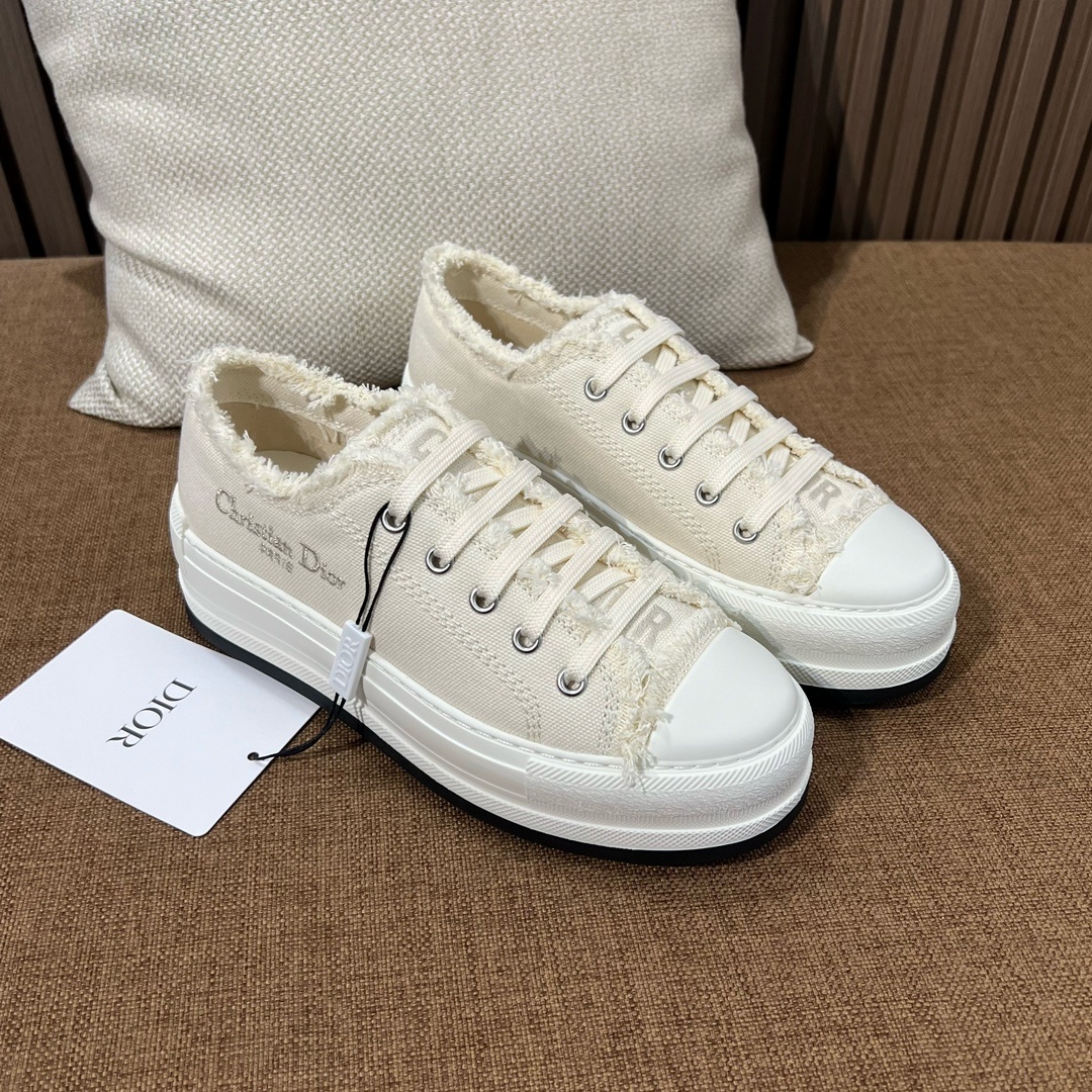 디올 스니커즈