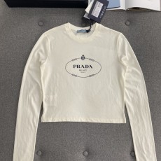 프라다 티셔츠