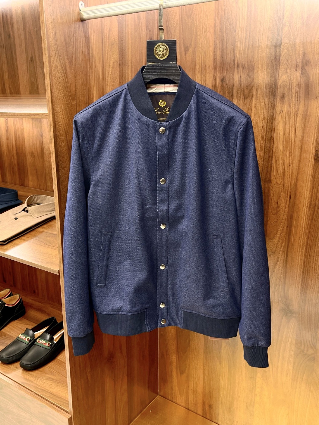 로로피아나 자켓